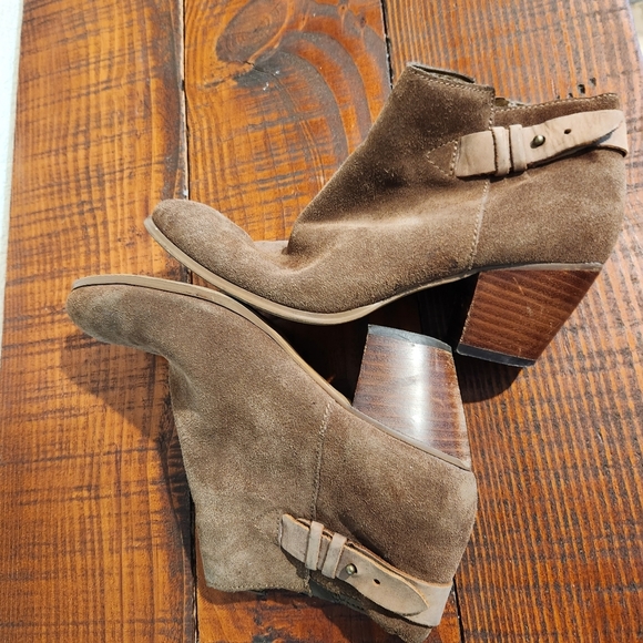 Guess Geora Brown Leather Suede Ankle Booties - Picture 7 of 12